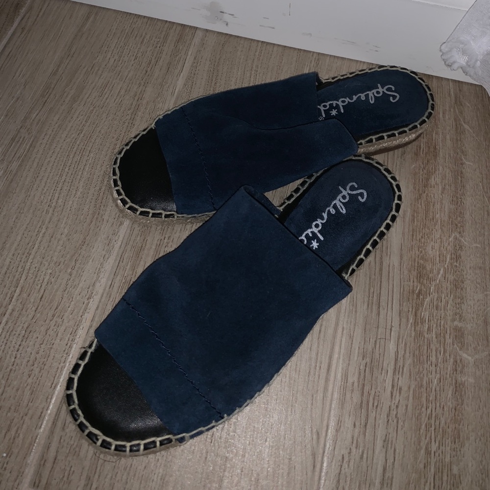 Sandals - Picture 3 of 4